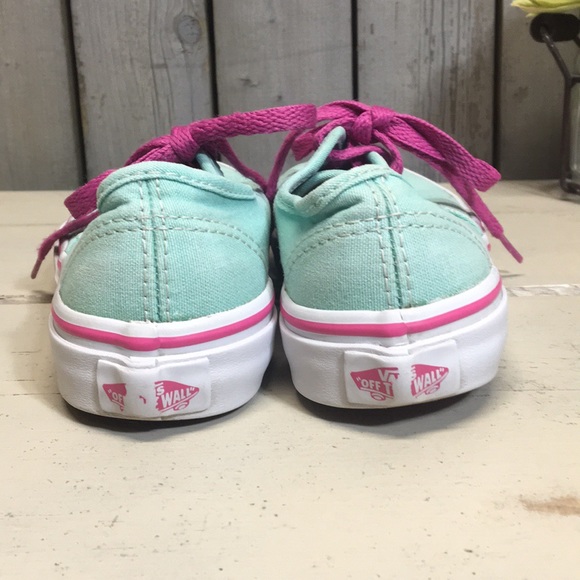 Kid’s Vans - Picture 4 of 8
